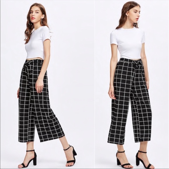 DELIGHTFUL Black & White Checked Capris - Picture 2 of 5